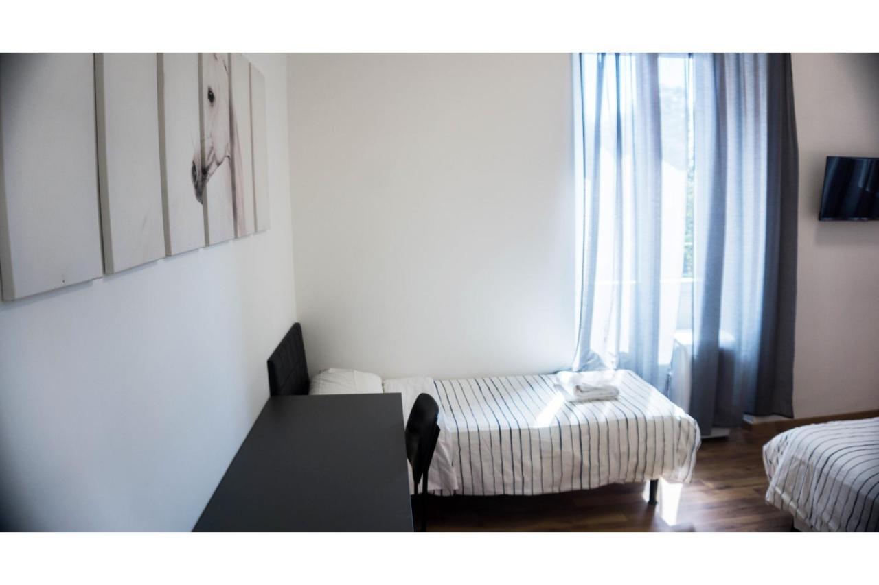 Cosmo Guesthouse ローマ エクステリア 写真