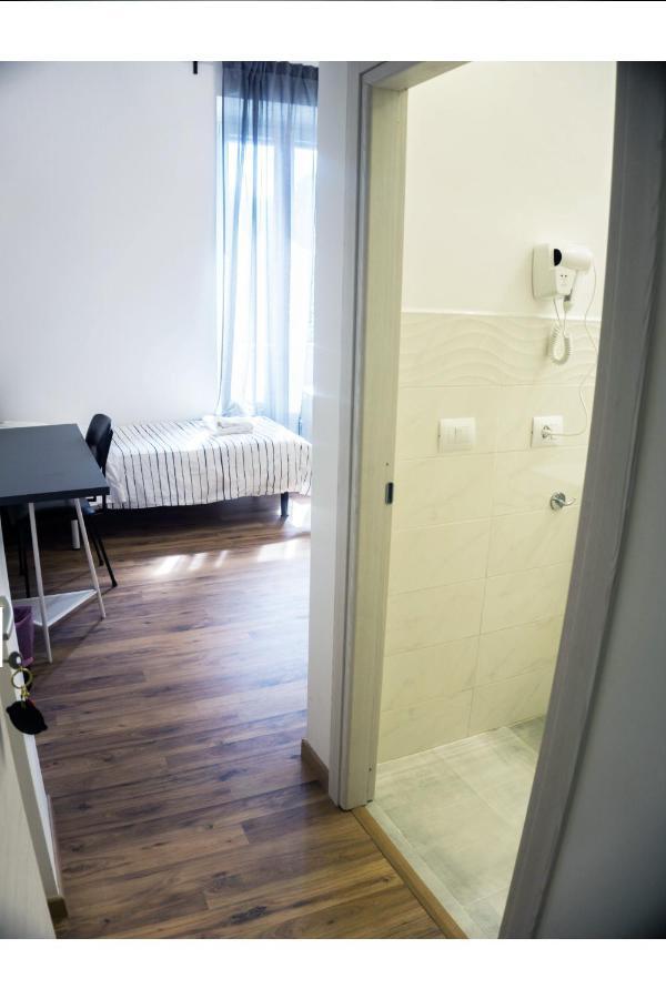 Cosmo Guesthouse ローマ エクステリア 写真