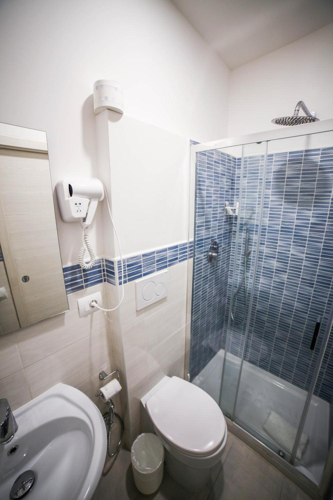 Cosmo Guesthouse ローマ エクステリア 写真