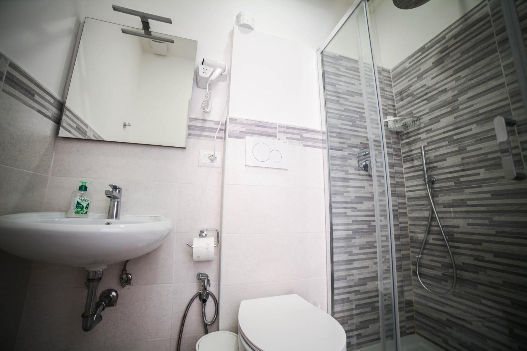 Cosmo Guesthouse ローマ エクステリア 写真