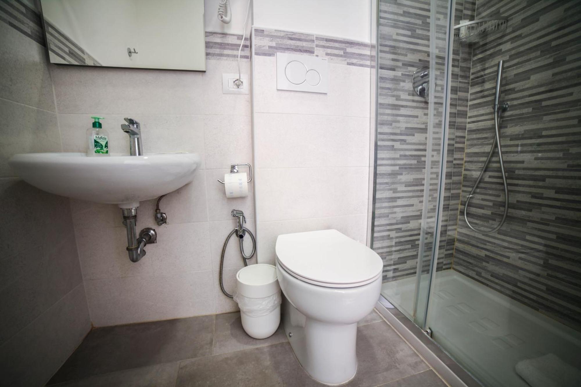 Cosmo Guesthouse ローマ エクステリア 写真