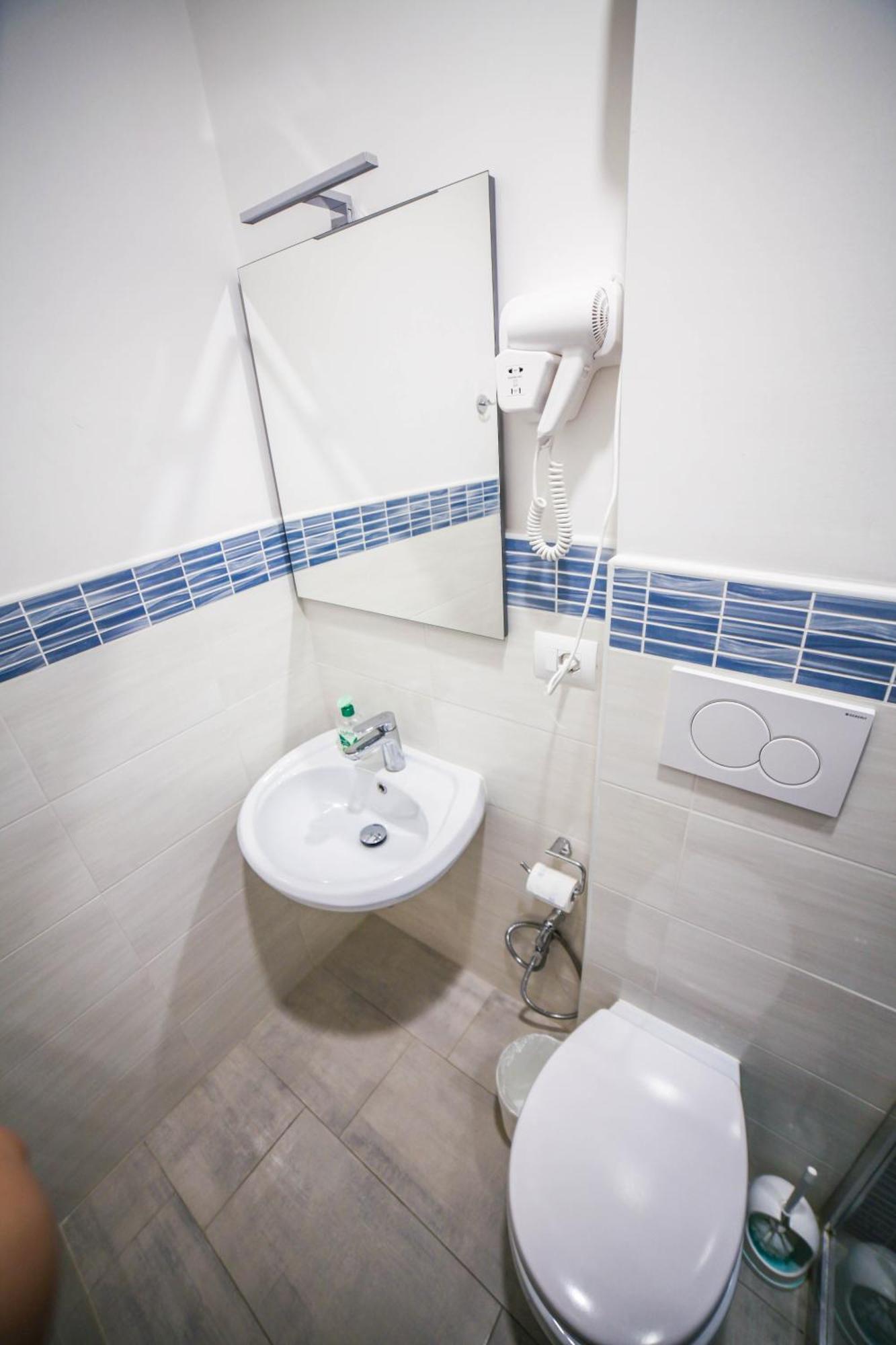 Cosmo Guesthouse ローマ エクステリア 写真
