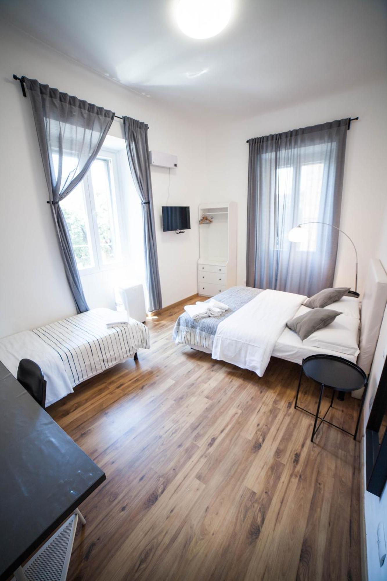 Cosmo Guesthouse ローマ エクステリア 写真